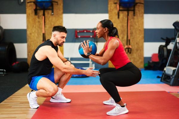 Secrets révélés : la vérité sur le coaching de clubs de fitness haut de gamme
