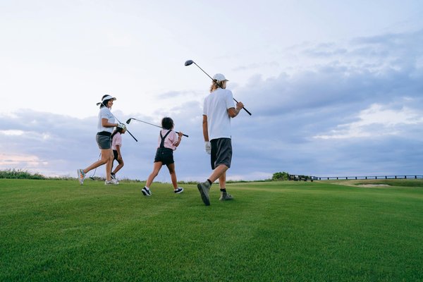 Les incontournables vêtements de golf pour toute la famille